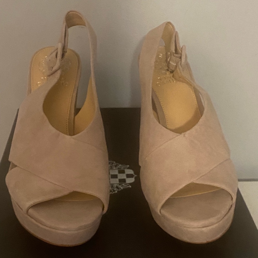 NEW VINCE CAMUTO  suede sling back platform heels